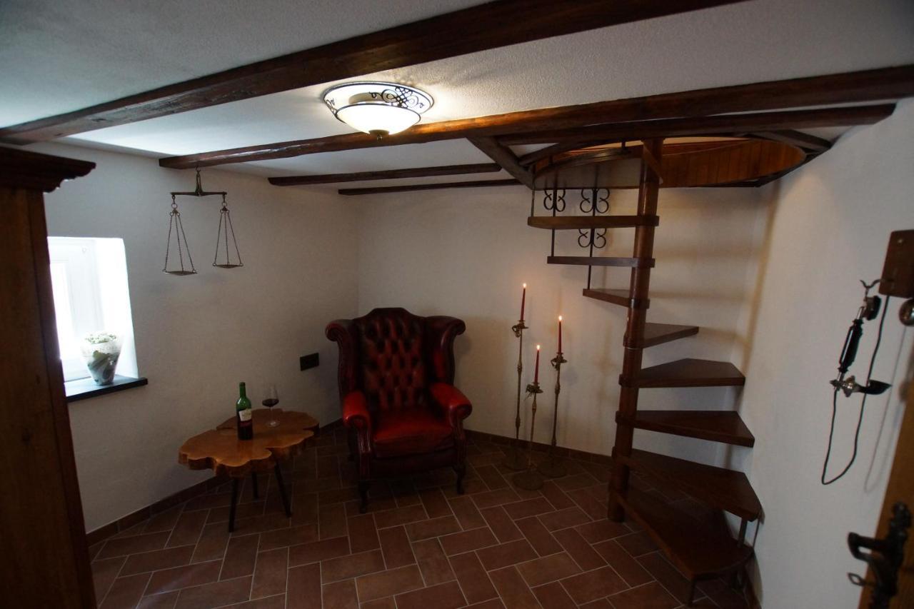 Apartamento Altes Faehrhaus An Der Mosel Anno1633 Traben-Trarbach Exterior foto